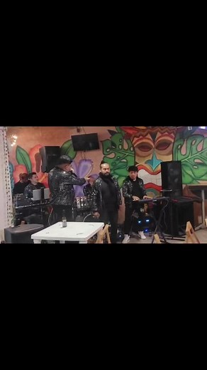 Así disfrutamos la música en vivo … @Los Compas Renovados