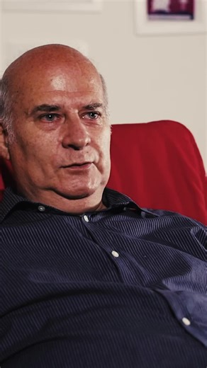 What if causality doesn’t just flow from the past to the present, but from the future as well? 🤯 Hold on, we'll explain! We often think that cause comes before effect—that’s how we experience time. But what if the future also has a pull on the present? Mathematicians have put this understanding forward. In a way, the future could act as an