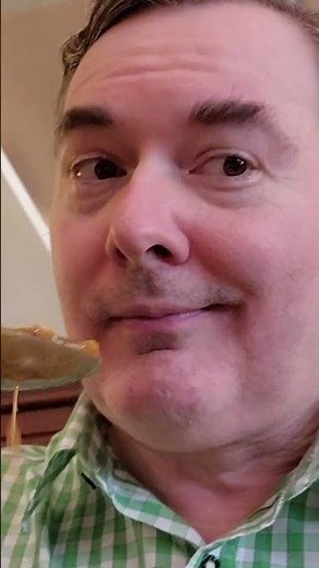 New Orleans French Quarter: Dickie Brennan's Palace Café Restaurant Review Videos #frenchquarter