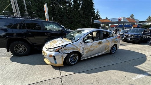 Seattle police officer rams oncoming car to stop potential attack on pedestrian