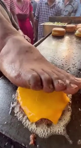 Discover the Smashburger: A Unique Indian Street Food