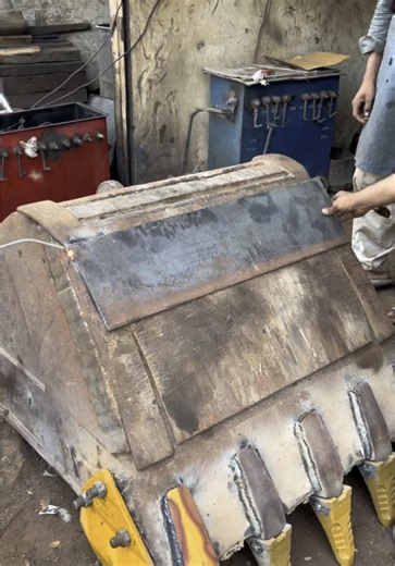 Excavator Bucket Plate Installation Process