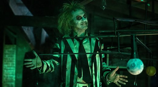These Genius Beetlejuice Halloween Costumes Scream "It's Showtime"