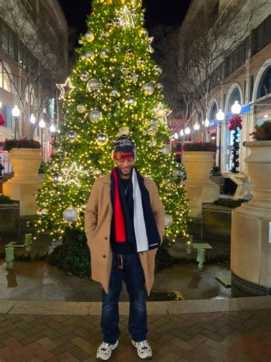 I thought I needed more time, I really needed less distractions 💔 ❤️‍🩹🖤 #iceskating #holidays #washingtondc #datenight #weekendvibes