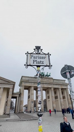 108K views · 4.4K reactions | Live from Brandenburger Tor and Pariser Platz … #berlin #berlincity #brandenburgertor #brandenburggate #berlinwall #regierung #berlinlife #berlinmitte #tiergarten #fblifestyle #germany #germanytourism #deutschland #hauptstadt | Berlin experience | Facebook