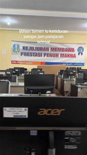 Adik sdh habis tenaganya #sleepy #school #agit