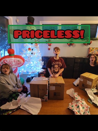 Merry Christmas! Proud parents 🖤 #Christmas2025 #presents #gamerfamily #December #reaction @erenhelm @✨️Ash✨️