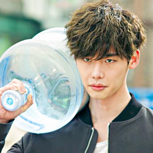 Doctor Stranger (2014) | This water delivery man turned out to be a hidden genius doctor👨👀