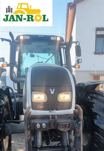🚜 Valtra T202 💪 200 KM | 📅 2011 rok | ⚙️ 6-cylindrowy silnik TURBO ✅ 100% oryginał ❄️ Klimatyzacja 🔧 Gotowa do pracy od zaraz 💰 Finansowanie z Soter Finanse 🔄 Możliwość pozostawienia maszyny w rozliczeniu 🚚 Transport na terenie całego kraju 📍 JanRol, ul. Pałucka 6, Pakość #Valtra #ValtraT202 #JanRol #MaszynyRolnicze #Rolnictwo