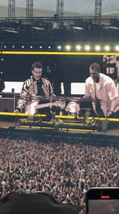 🏆🏟️ Dan Burn and Sam Fender lifting the League Cup at St James Park tonight! #NUFC #NUFCFans #NUFCNews #Newcastle Paul | Magpie 24/7 | Magpie 24/7 - Newcastle United