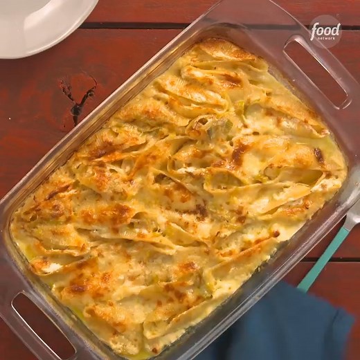 Chicken Alfredo Stuffed Shells are a dinnertime POWER MOVE 💪 Get the recipe: https://foodtv.com/3K0X81U | Food Network