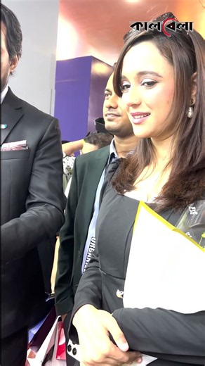 ফুল নিয়ে হাস্যোজ্জ্বল রূপে ধরা দিলেন সাবিলা নূর | Sabila Nur new look | Kalbela #sabilanur #shorts