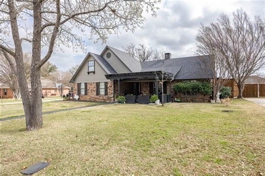 1301 N St Charles Ave, Pilot Point, TX 76258 - MLS 21198142 - Coldwell Banker