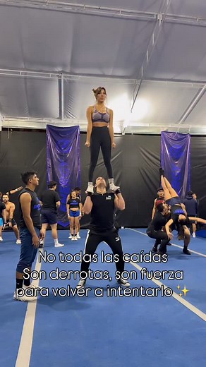 Sin caídas no sabrías como levantarte 😎✨ #cheer #deporte #porras #caidas #subidas #porristas | Frida Urbina Oficial