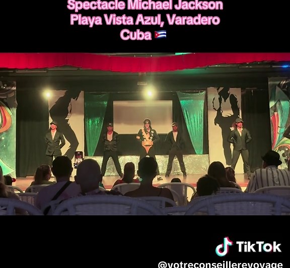 Spectacle Michael Jackson à Playa Vista Azul