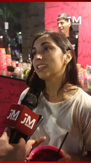 Noticias Jesús María on Instagram: "🍷La Sangría Nevada sigue siendo furor en el Festival Nacional de Doma y Folklore. ✨De preparación simple, pero con ingredientes especiales, esta bebida se fue consolidando año tras año como un verdadero clásico entre el público. Con distintas variantes, acompaña cada noche festivalera y ya forma parte de la experiencia de Jesús María. ¿Ya la probaste? 🍹🎶 #jesúsmaría #Festival2026 #los60delfesti #festijesúsmaría Auspician la Cobertura Especial NJM del Festiv