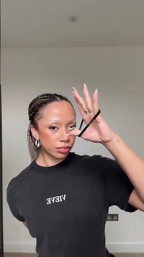 When your makeup and your outfit speak the same language and that language is VIEVE 🤌