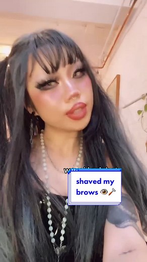 i love it 👽🫀 inspired by @wraithlingg and a couple other alien babes on tiktok 🥰 #bimbo #gothbimbo #brows