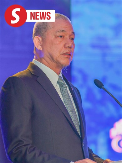 Deputy Prime Minister Datuk Seri Fadillah Yusof commended The Star Outstanding Business Awards (SOBA) for journeying through 15 years in making impact on Malaysia’s business ecosystem. Fadillah graced the SOBA 2024 Gala Night in Selangor on Wednesday (Feb 26) night. WATCH MORE: https://thestartv.com/c/news SUBSCRIBE: https://cutt.ly/TheStar LIKE: https://fb.com/TheStarOnline | The Star