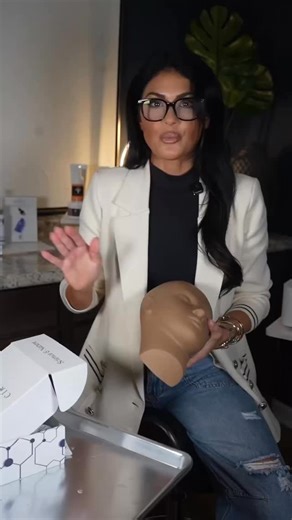 Sonia Altamura on Instagram: "Here is a simple explanation to why I choose to dermaplane dry. This is a question that frequently comes up and it’s actually quite simple. Let me know if this helps and if you have any other questions and as always go to CircadiaU.com for more information."