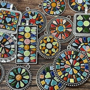 LEARN HOW TO MAKE MOSAIC JEWELLERY