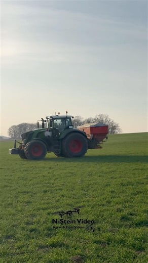 Moderne Landwirtschaft 2026: Fendt 828 Vario & Rauch EMC+W beim präzisen Düngerstreuen 🚜✨ #farming