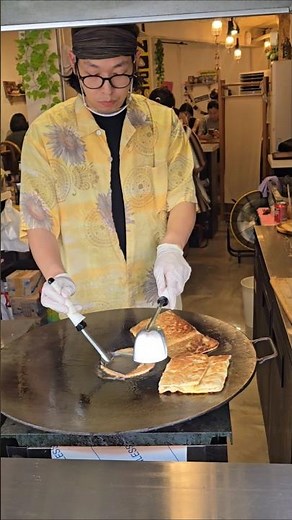 Korean Street Food Egg Roti 🍯 | Sweet & Crispy Street Snack in Korea 🇰🇷 | Must-Try Dessert! #shorts