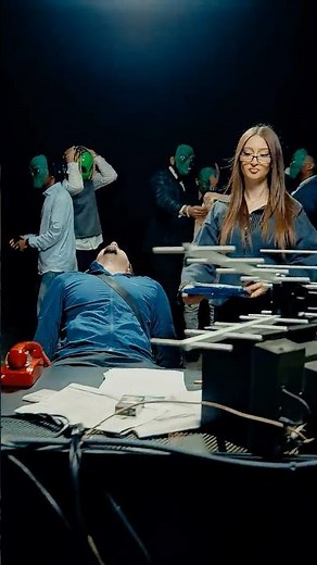 Mon première album « INVASION » sera disponible le 15/01 mes zinz 🛸‼️