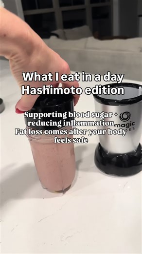 What I eat in a day with Hashimoto’s Living with Hashimoto’s has taught me that inflammation shows up everywhere. Energy digestion bloat cravings even my mood. Healing for me has never been about one quick fix. It has been about consistency and supporting my body daily. My day always starts with my antioxidant drink. I have been drinking it for years and it has truly changed my life. Daily antioxidants have helped support my inflammation my digestion and my overall wellness in ways I never exper