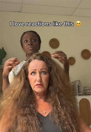 I love reactions like this 😭 it can be life changing finally seeing your natural curls as beautiful 🥹 and we love a supportive husband 🤏🏾🤏🏾🤏🏾 Also. Curls are normal 🤍#curlyhair #curls #curlycut #wavyhair