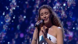 Loren Allred steps out of the shadows to give a POWERHOUSE Performance | World Best Talent
