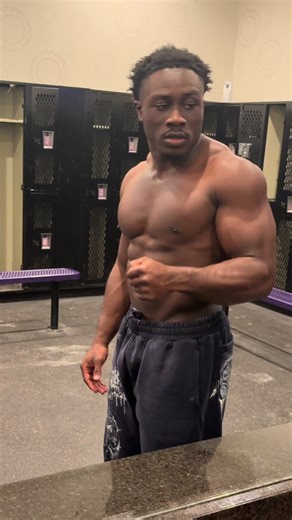 bi cep vein finally wanna come in #fyp #trainer | biceps