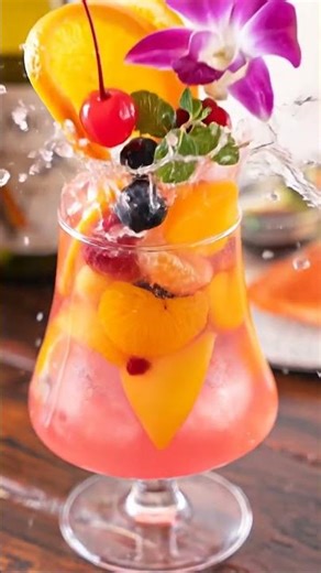 【15秒の衝撃】AI ASMR💥 美グラスに入ったドリンクが突然大爆発！#Shorts の破壊音と水音 [Glass Explosion]