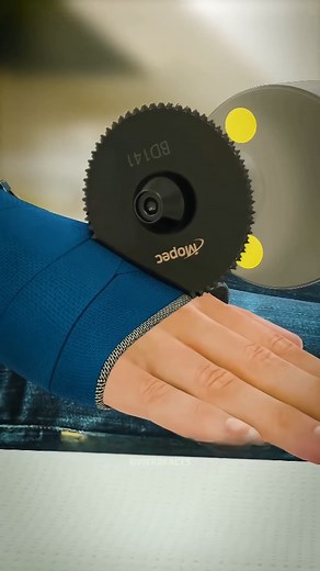 559K views · 2.4K reactions | How Cast Saws Don't Hurt Your Skin #science #sciencefacts #space #viral | Vierd Facts | Facebook