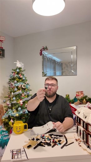 Day 20 of Building the LEGO HOME ALONE HOUSE as an Advent Calendar #lego #homealone