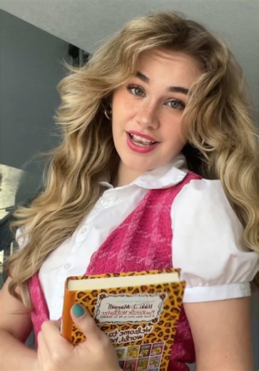 Dork Diaries Cosplay: Nikki and Mackenzie Hollister