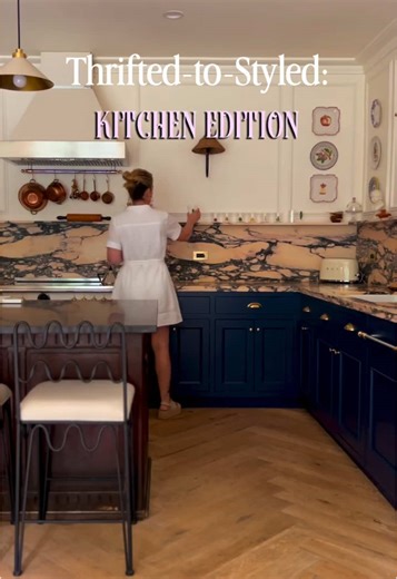 Did you know copper can be cleaned with ketchup? Though I must admit my favorite way to clean copper is with @barkeepersfriend - but ketchup does work in a pinch! . Sometimes I like a bit of patina, like on the cast-iron planter I picked up, but sometimes I do like my metals to shine. . These are just a few of the many pieces in my kitchen that were thrifted. Pretty much anything in my kitchen that serves as a decorative piece, or even anything utilitarian that isn’t an appliance or built in is 