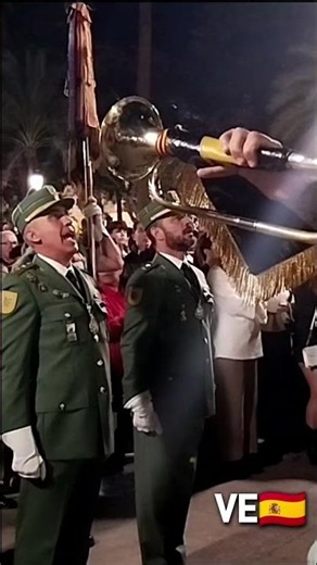 EL CORONEL DA EJEMPLO: Cantando con la Legión en Ceuta 🇪🇸