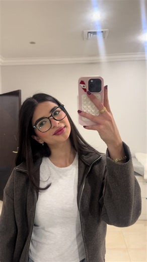 Cookie Photoshoot Modeling Tips