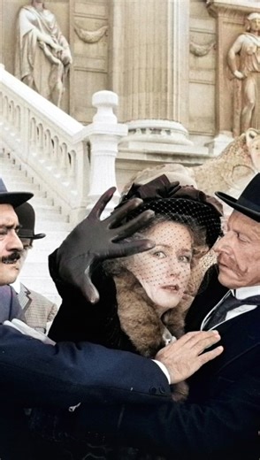 madelen on Instagram: "📰 L’un des plus gros scandales de la IIIe République, diffusé à la télé il y a 40 ans ! ⏳ Nous sommes le 16 mars 1914, quatre mois avant l’assassinat de Jaurès. Munie d’un Browning (modèle sac à main) caché dans son manchon, Henriette Caillaux venge son honneur et celui de son mari en vidant son barillet sur Gaston Calmette, patron du Figaro. Le mari en question est l’ancien Président du Conseil et actuel Ministre des Finances. Cela fait des mois qu’il fait l’objet d’une