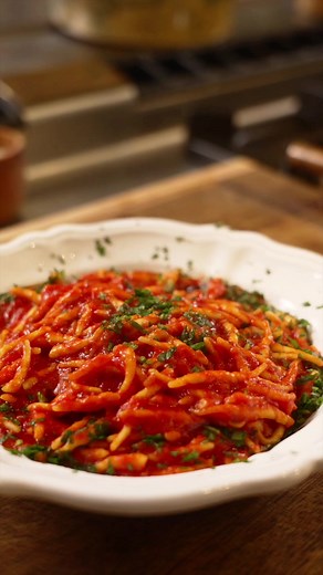A classic Spicy Arrabbiata pasta dish cooked all in one pot for maximum creaminess