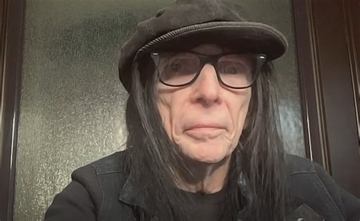 MICK MARS Admits He Never Read MÖTLEY CRÜE's Official Biography 'The Dirt'