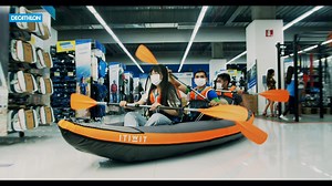 🚣🏻 Inflatable touring kayak 2/3 places orange Model Code: 8387563 🚣🏻 Inflatable touring kayak 1/2 places green Model Code: 8387561 ✅ VOLUME For 1 to 2 people, up to a maximum of 150 kg (331 lbs). ✅ EASY ASSEMBLY / DISMANTLING Inflation in 7 minutes to a maximum pressure of 1.5 psi (0.1 bar) ✅ STABILITY Side tubes and a wide inflatable floor for good stability. ✅ GLIDE PERFORMANCE The patented bow shape gives the kayak a good glide performance. 3 keels. ✅ USER COMFORT Raised seat for comfort 