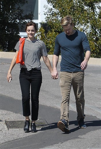 In early 2018, Emma Watson and Chord Overstreet sparked one of Hollywood’s most intriguing yet low-key connections. The Harry Potter icon and the Glee star seemed like an unexpected match, but their chemistry quickly caught attention through quiet café dates and casual outings in Los Angeles. What made their bond special was how natural it felt, blending Emma’s activist, literary world with Chord’s music-driven career. Friends described the relationship as light, pressure-free, and refreshingly 