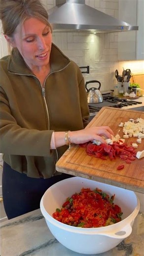 Classic Pasta Salad RECIPE on dinnerin321.com #pasta #pastasalad #easyrecipe #recipe #potluck #yum