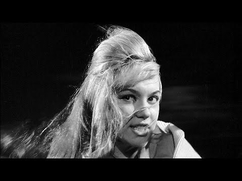 "More action and less talk!" Beat Girl (1960)