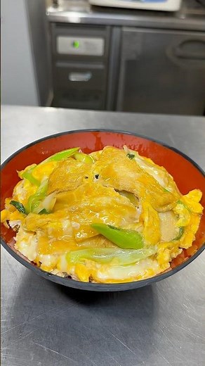 板前が作る、京都名物"衣笠丼"の作り方 ［詳細は備考欄］#short #和食料理 #和食 #板前山ちゃん #京都 #京都名物