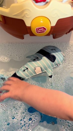 Environmentally friendly, excellent quality and fun - what more do you need in a bath toy! 🛁🫧 @Splash About International #bath #bathtoy #babybath #mumtok #family