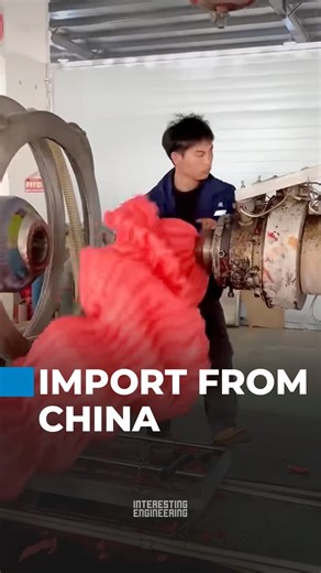 Molten polymer is forced through a shaping die and guided through rollers. The process forms structured sheets that are later cooled and stabilized.🎥: aolin777777 / IG