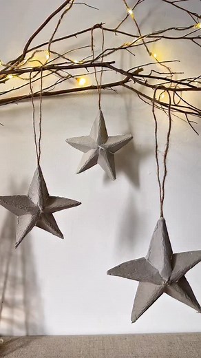Who knew egg boxes could look this dreamy? 🥚✨ Turned simple cartons into rustic stars — eco, cozy, and perfectly festive ⭐🌿 #diy #handmade #craft #decoração #christmas #navidad #natal #christmastree #christmasornaments #eggbox #recycle #recycling #diychristmas #upcycledcrafts #handmadedecor | Peri Azizov